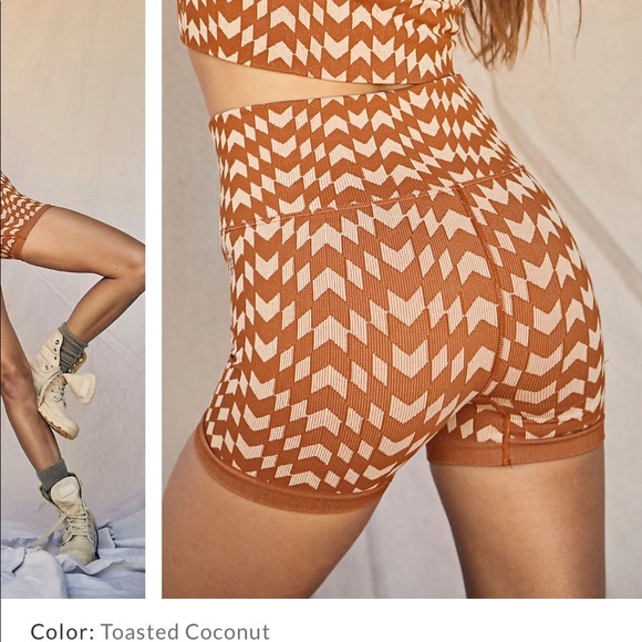 Free People Movement Good Karma Chevron Crop + Short (as a set) - Picture 3 of 13